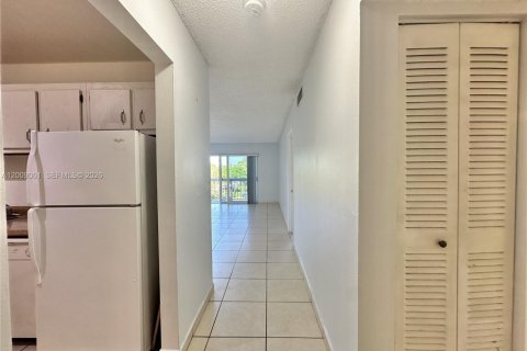 Copropriété à louer à Miami, Floride: 1 chambre, 66.15 m2 № 2076278 - photo 14