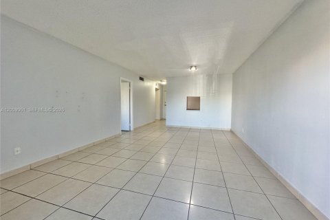 Copropriété à louer à Miami, Floride: 1 chambre, 66.15 m2 № 2076278 - photo 6