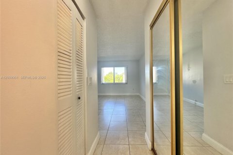 Copropriété à louer à Miami, Floride: 1 chambre, 66.15 m2 № 2076278 - photo 15