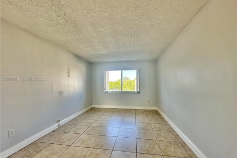 Copropriété à louer à Miami, Floride: 1 chambre, 66.15 m2 № 2076278 - photo 17