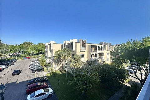 Copropriété à louer à Miami, Floride: 1 chambre, 66.15 m2 № 2076278 - photo 10