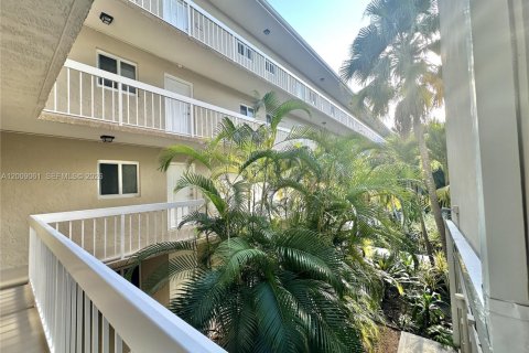 Copropriété à louer à Miami, Floride: 1 chambre, 66.15 m2 № 2076278 - photo 3