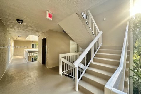Copropriété à louer à Miami, Floride: 1 chambre, 66.15 m2 № 2076278 - photo 4