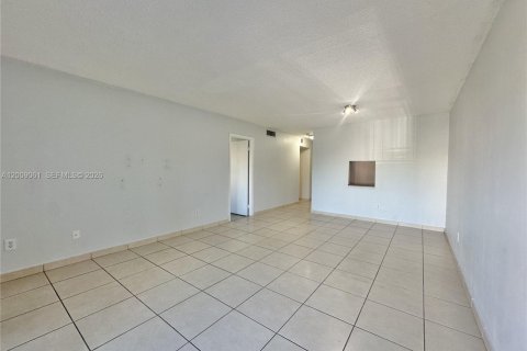 Copropriété à louer à Miami, Floride: 1 chambre, 66.15 m2 № 2076278 - photo 7