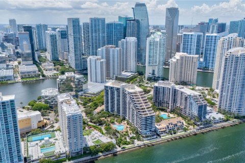 Condo in Miami, Florida, 2 bedrooms № 1942154 - photo 18