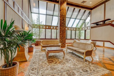 Condo in Miami, Florida, 2 bedrooms № 1942154 - photo 22