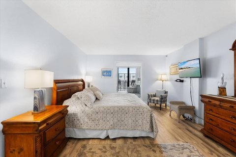 Condo in New Smyrna Beach, Florida, 2 bedrooms  № 1341358 - photo 16