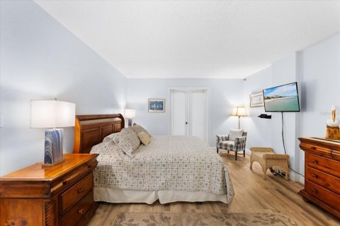 Condo in New Smyrna Beach, Florida, 2 bedrooms  № 1341358 - photo 14