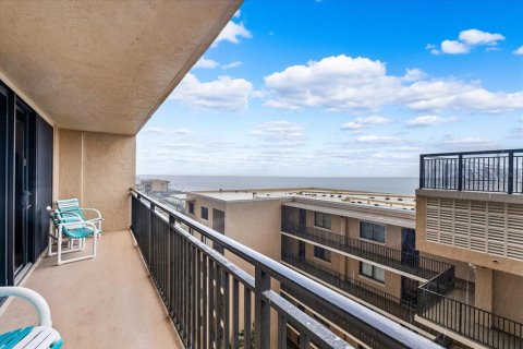 Condo in New Smyrna Beach, Florida, 2 bedrooms  № 1341358 - photo 23