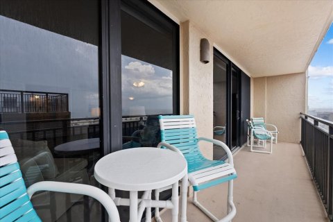 Condo in New Smyrna Beach, Florida, 2 bedrooms  № 1341358 - photo 21