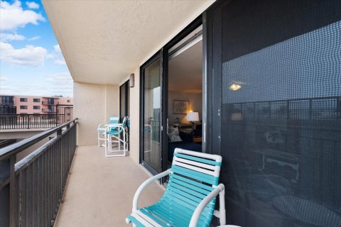 Condo in New Smyrna Beach, Florida, 2 bedrooms  № 1341358 - photo 22