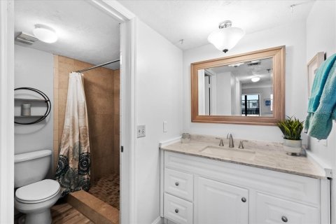 Condo in New Smyrna Beach, Florida, 2 bedrooms  № 1341358 - photo 17