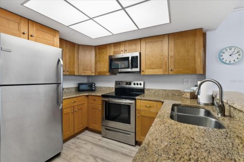 Condo in New Smyrna Beach, Florida, 2 bedrooms  № 1341358 - photo 12