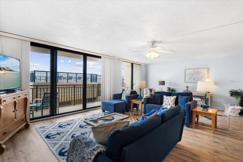 Condo in New Smyrna Beach, Florida, 2 bedrooms  № 1341358 - photo 4