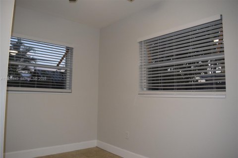 House in Cutler Bay, Florida 2 bedrooms, 94.3 sq.m. № 1985921 - photo 10