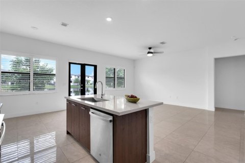 Купить виллу или дом в Мирамар, Флорида 4 спальни, 211.26м2, № 2005329 - фото 18