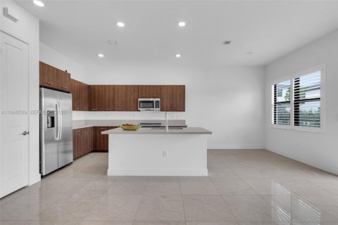 Купить виллу или дом в Мирамар, Флорида 4 спальни, 211.26м2, № 2005329 - фото 19