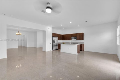 Купить виллу или дом в Мирамар, Флорида 4 спальни, 211.26м2, № 2005329 - фото 12