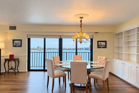 Copropriété à vendre à Daytona Beach, Floride: 3 chambres, 223.89 m2 № 2410408 - photo 18