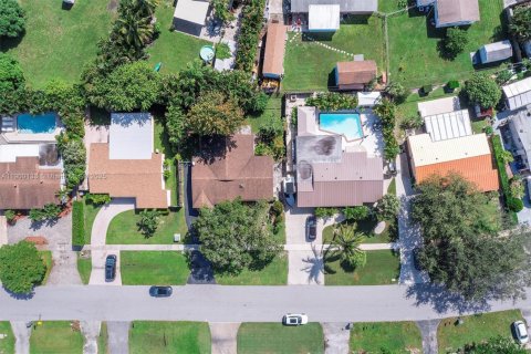 House in Palm Beach Gardens, Florida 3 bedrooms, 118.73 sq.m. № 1951550 - photo 27