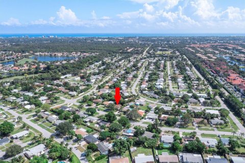 House in Palm Beach Gardens, Florida 3 bedrooms, 118.73 sq.m. № 1951550 - photo 30