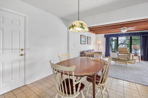 House in Palm Beach Gardens, Florida 3 bedrooms, 118.73 sq.m. № 1951550 - photo 4