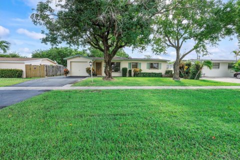 House in Palm Beach Gardens, Florida 3 bedrooms, 118.73 sq.m. № 1951550 - photo 20