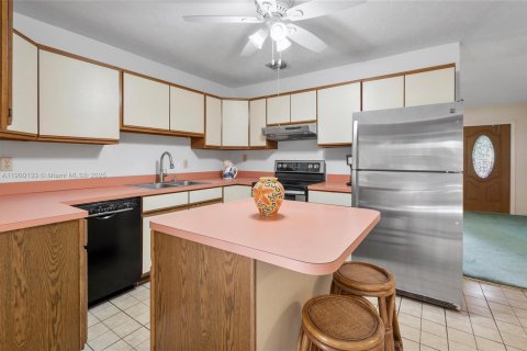House in Palm Beach Gardens, Florida 3 bedrooms, 118.73 sq.m. № 1951550 - photo 6