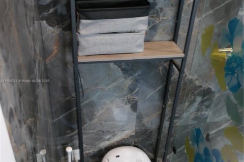 Купить виллу или дом в Уилтон-Мэнорс, Флорида 4 спальни, 145.58м2, № 1980841 - фото 27