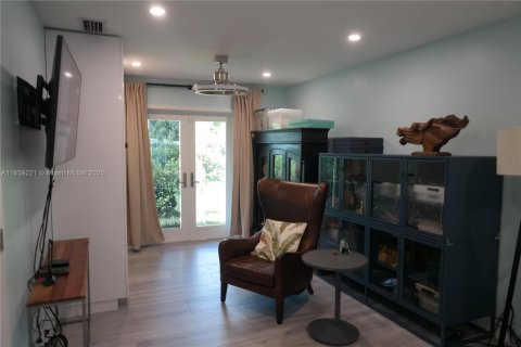 Купить виллу или дом в Уилтон-Мэнорс, Флорида 4 спальни, 145.58м2, № 1980841 - фото 16