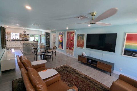 Купить виллу или дом в Уилтон-Мэнорс, Флорида 4 спальни, 145.58м2, № 1980841 - фото 13