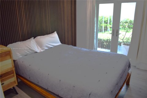 Купить виллу или дом в Уилтон-Мэнорс, Флорида 4 спальни, 145.58м2, № 1980841 - фото 22