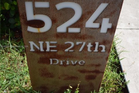 Купить виллу или дом в Уилтон-Мэнорс, Флорида 4 спальни, 145.58м2, № 1980841 - фото 4