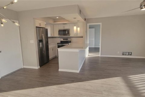 Apartamento en alquiler en Sarasota, Florida, 2 dormitorios, 89.56 m2 № 1429038 - foto 2