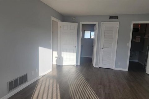 Apartamento en alquiler en Sarasota, Florida, 2 dormitorios, 89.56 m2 № 1429038 - foto 15