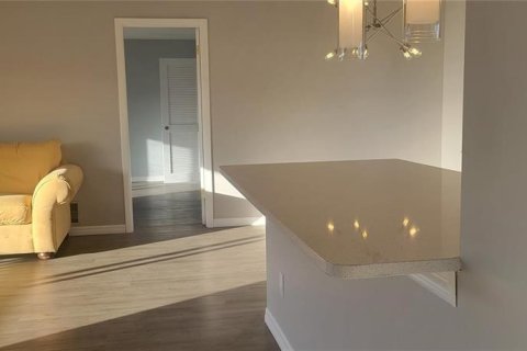 Apartamento en alquiler en Sarasota, Florida, 2 dormitorios, 89.56 m2 № 1429038 - foto 16