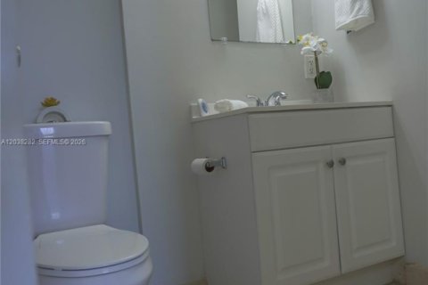 Condominio en alquiler en Miami, Florida, 1 dormitorio, 76.74 m2 № 2085992 - foto 25