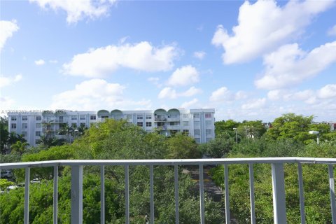 Condominio en alquiler en Miami, Florida, 1 dormitorio, 76.74 m2 № 2085992 - foto 11