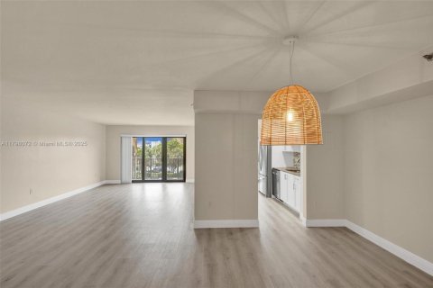 Купить кондоминиум в Холливуд, Флорида 1 спальня, 101.08м2, № 1966050 - фото 4