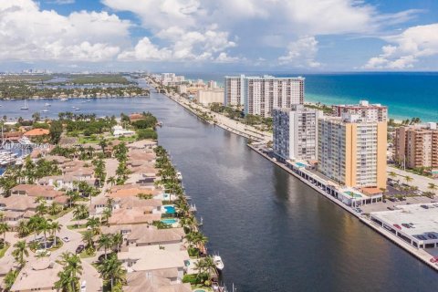 Купить кондоминиум в Холливуд, Флорида 1 спальня, 101.08м2, № 1966050 - фото 1