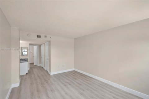 Купить кондоминиум в Холливуд, Флорида 1 спальня, 101.08м2, № 1966050 - фото 20