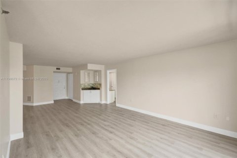 Купить кондоминиум в Холливуд, Флорида 1 спальня, 101.08м2, № 1966050 - фото 12