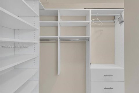 Купить кондоминиум в Холливуд, Флорида 1 спальня, 101.08м2, № 1966050 - фото 27