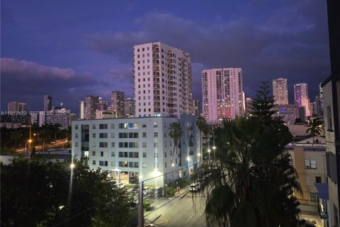 Villa ou maison à louer à Miami, Floride: 2 chambres, 70.14 m2 № 1968324 - photo 21