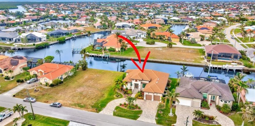 Casa en Punta Gorda, Florida 3 dormitorios, 207.45 m2 № 1533454