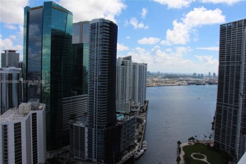 Condominio en alquiler en Miami, Florida, 1 dormitorio, 91.32 m2 № 1993840 - foto 1
