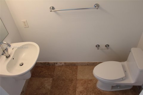 Condominio en alquiler en Miami, Florida, 1 dormitorio, 91.32 m2 № 1993840 - foto 9