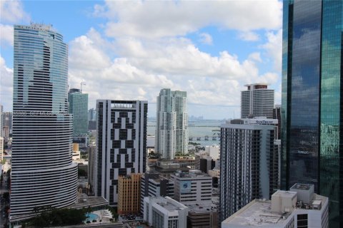 Condominio en alquiler en Miami, Florida, 1 dormitorio, 91.32 m2 № 1993840 - foto 4