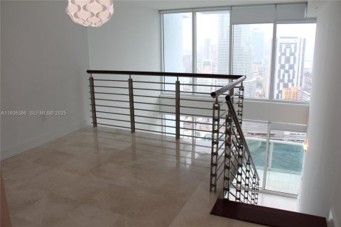 Condominio en alquiler en Miami, Florida, 1 dormitorio, 91.32 m2 № 1993840 - foto 21