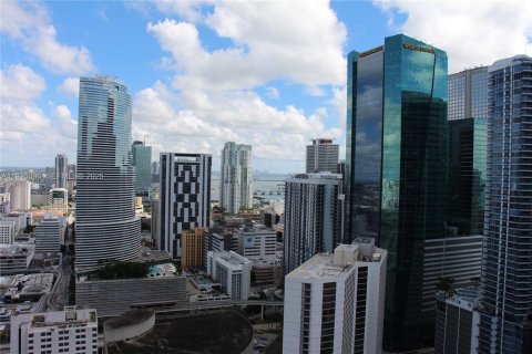 Condominio en alquiler en Miami, Florida, 1 dormitorio, 91.32 m2 № 1993840 - foto 3